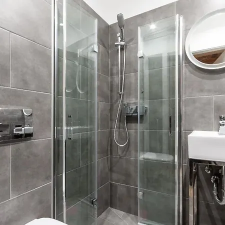 民宿 Underground *