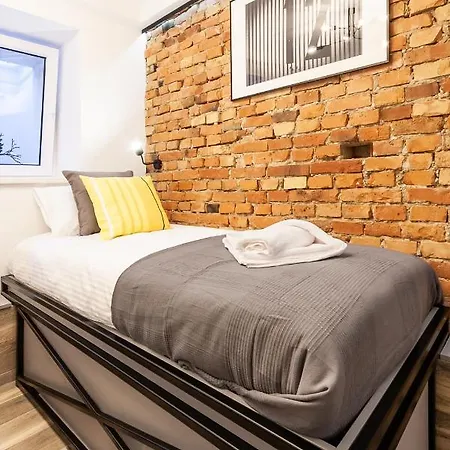 Underground 民宿 格丁尼亚