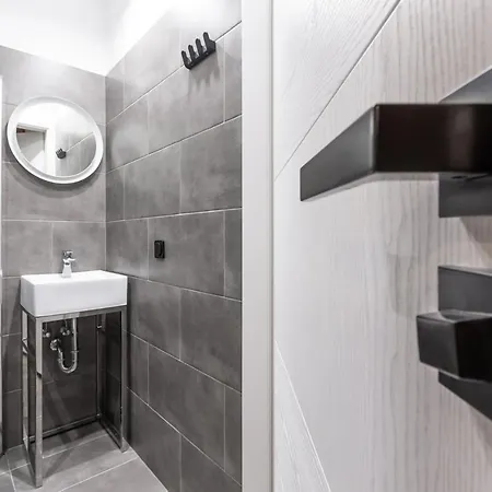 ホームステイ Underground グディニャ