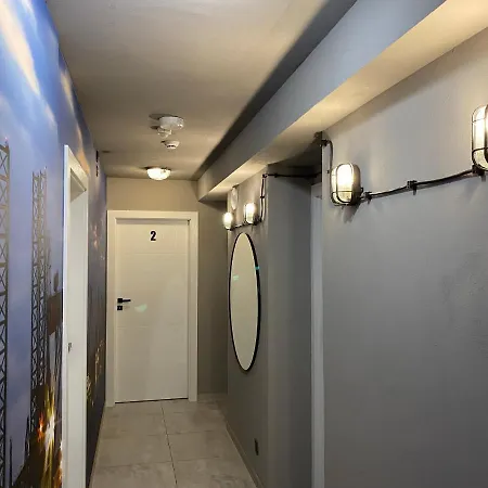 Underground 民宿 格丁尼亚