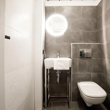 Underground 格丁尼亚