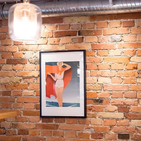 Underground 民宿 *