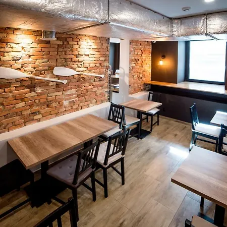 Underground 民宿 *